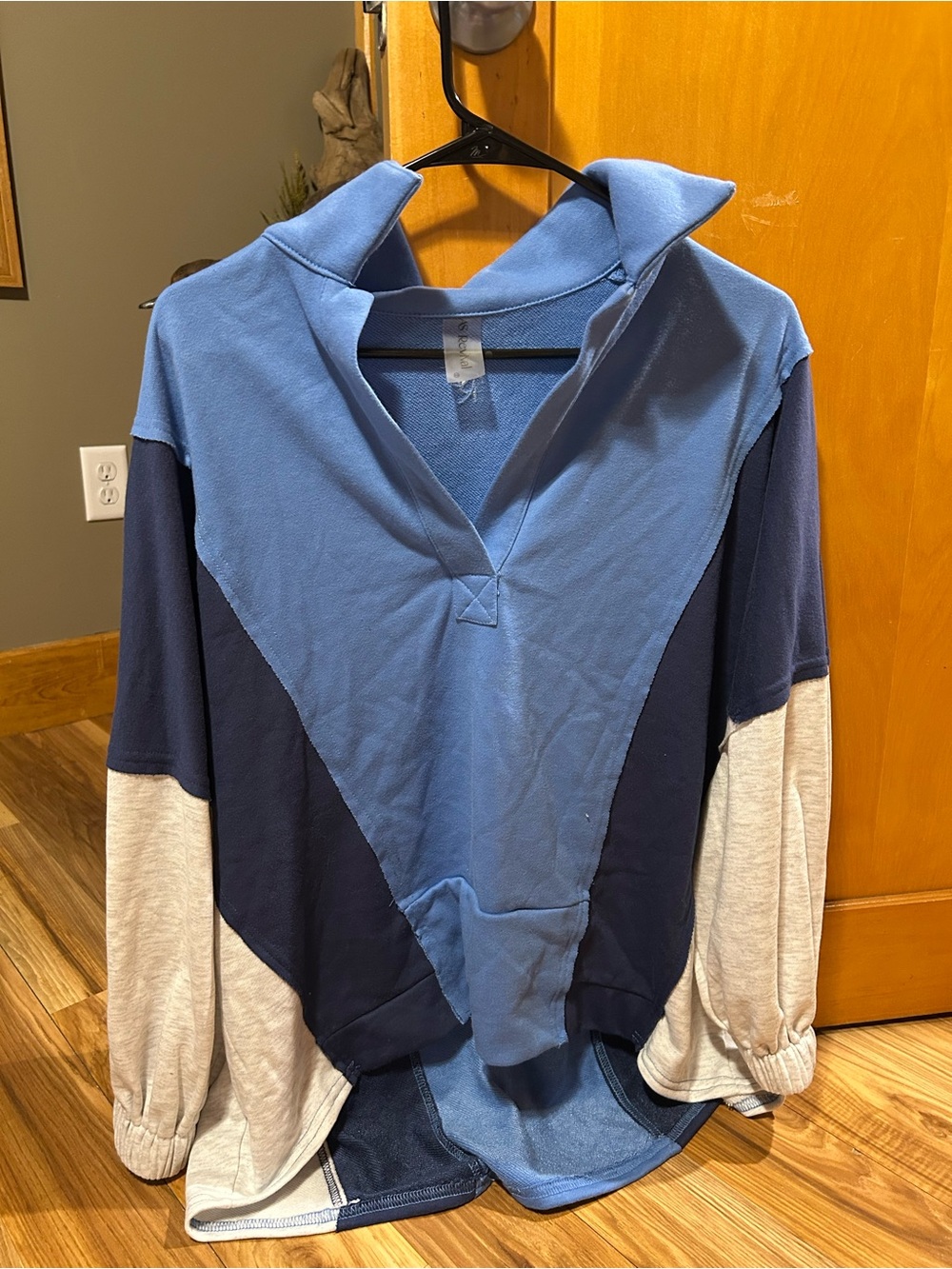Altar'd State Colorblock Long Sleeve Pullover in Blue, Navy, Gray